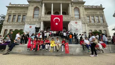 Dolmabahçe Sarayı'na Cumhuriyet'in 100. yılında ziyaretçi akını