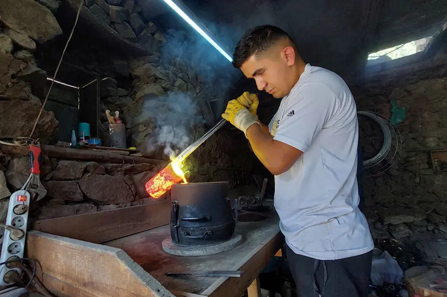 Gümüşhane'de üretiliyor, bir ilçenin geçim kapısı: Dünyaya yayılan melodi 5