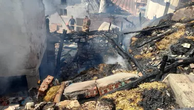 Tokat'ta yangın: Ev ve samanlık kullanılamaz hale geldi