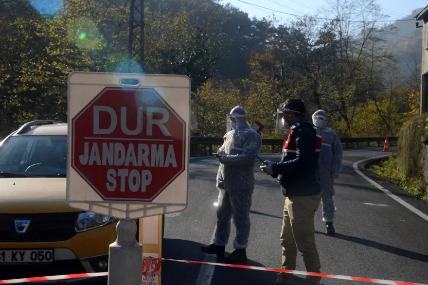 Trabzon'da karantinayı duyan mahalleden kaçtı 1