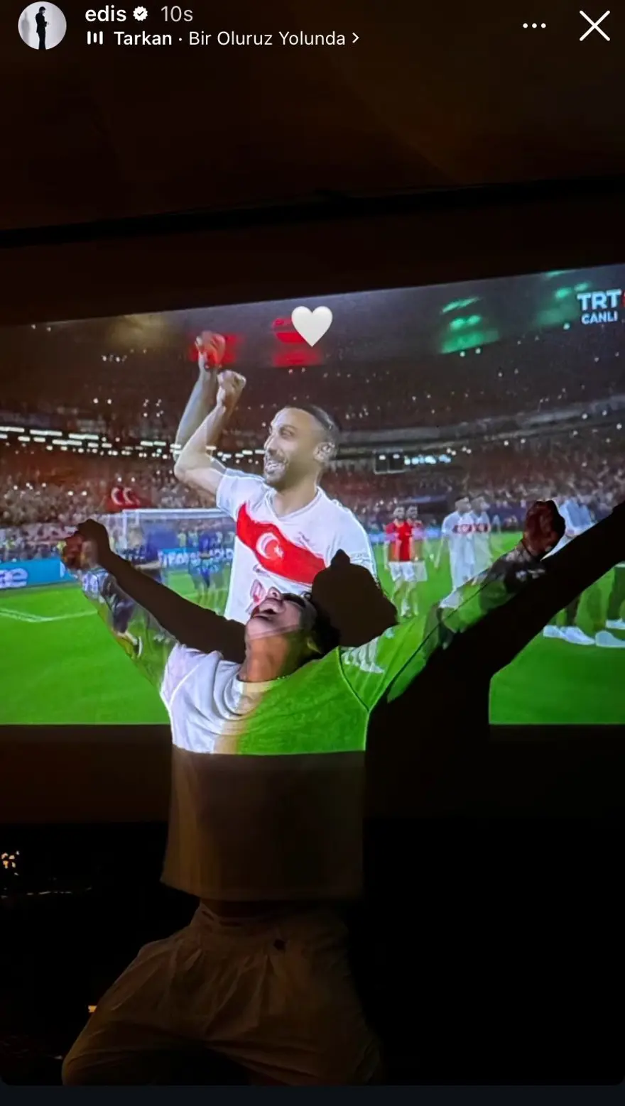 Ünlü isimlerden Milli Takım'a tebrik mesajları: O kupalar sana helal! 10 Ünlü isimlerden Milli Takım'a tebrik mesajları: O kupalar sana helal! 10