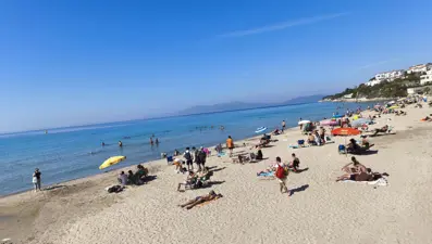 Sıcaklık 29 dereceyi bulunca plajlar doldu, taştı