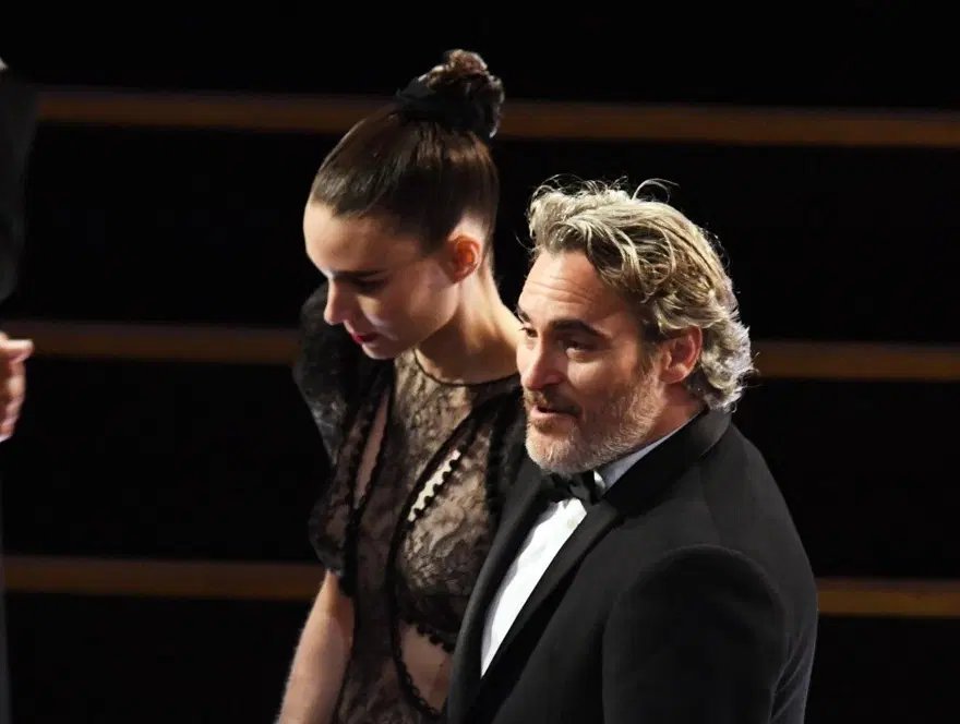 Joaquin Phoenix çocuğuna abisi River Phoenix'in adını verdi 4 Joaquin Phoenix çocuğuna abisi River Phoenix'in adını verdi 4