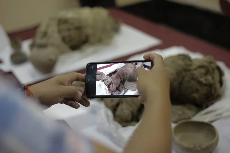 Peru'da bulunan çocuk ve yetişkin mumyaları sergide 12