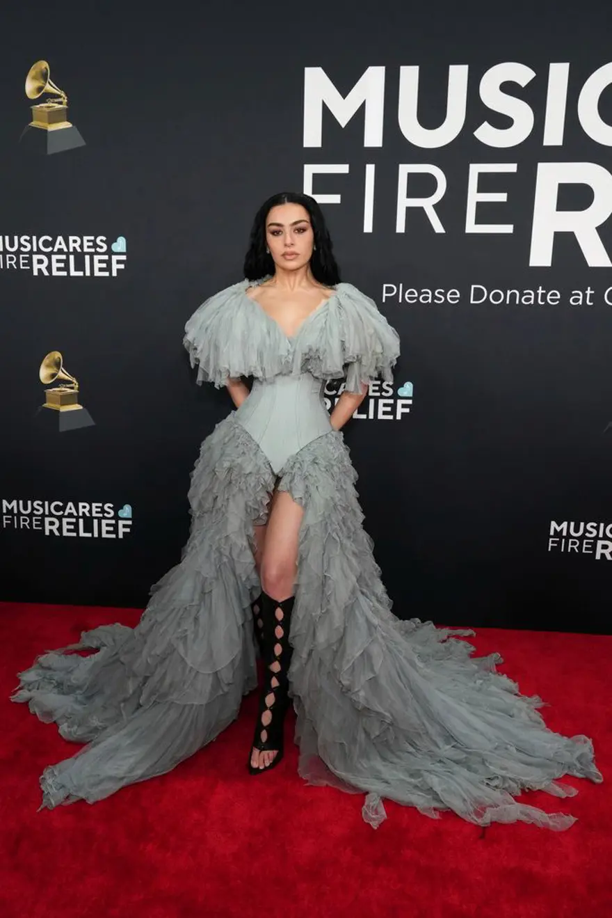 2025 Grammy Ödülleri'nde kırmızı halı şıklığı 5