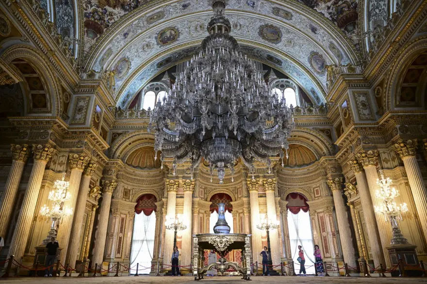 Dolmabahçe Sarayı'nın kullanıma açılışının 167'nci yılı 20