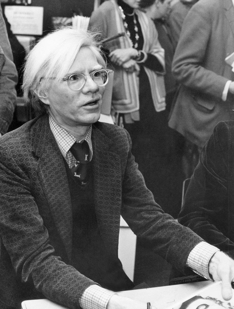 Andy Warhol'un kamerasına 13 bin 750 dolar