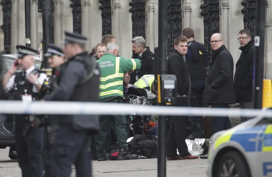 Londra'da silah sesleri (Olay yerinden ilk kareler) 25