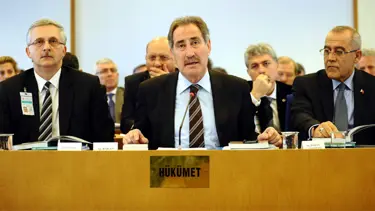 İstifa çağrılarına 'Sivas katliamı' yanıtı