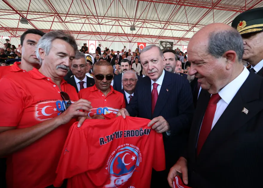 KKTC’de 50’nci yıl coşkusu | Cumhurbaşkanı Erdoğan: Müzakereye ve çözüme hazırız 12 KKTC’de 50’nci yıl coşkusu | Cumhurbaşkanı Erdoğan: Müzakereye ve çözüme hazırız 12