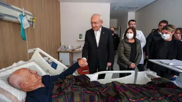 Kemal Kılıçdaroğlu'dan depremzedelere ziyaret