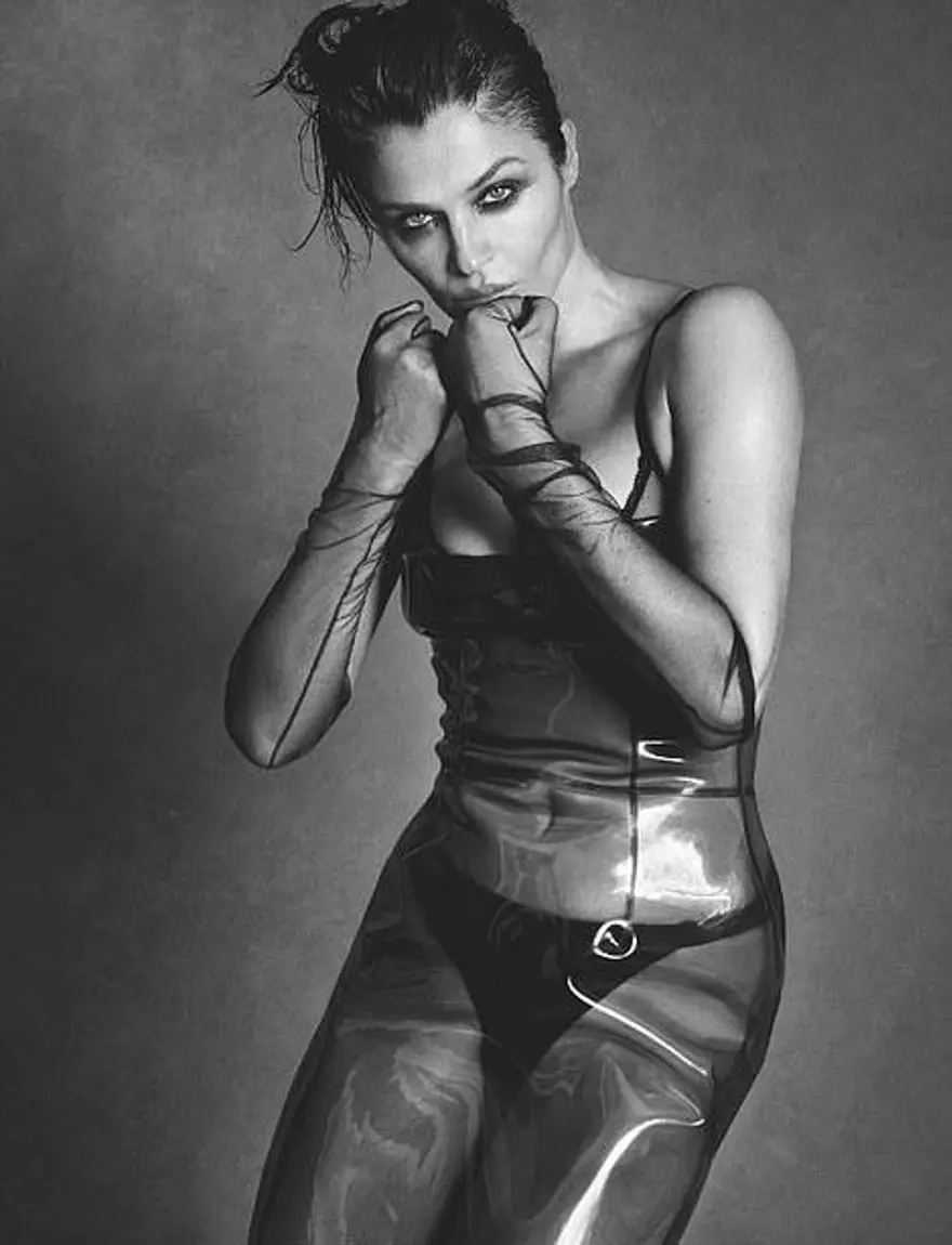 Bir dönemin en ünlü süper modelleri dergi kapağında 2