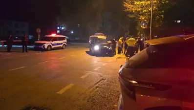 Bursa'da motosiklet ile otomobil çarpıştı: 2 yaralı