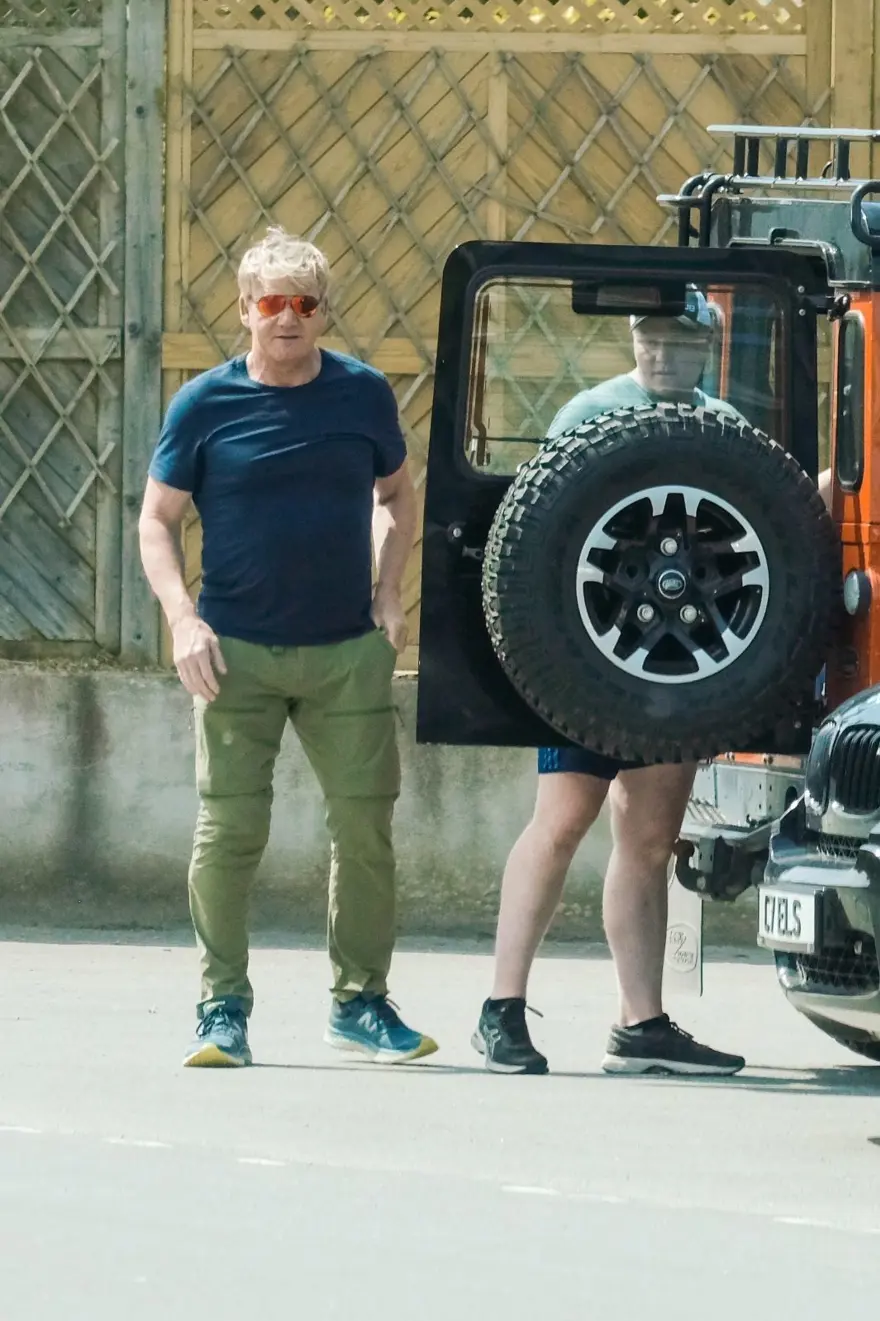 Ünlü şef Gordon Ramsay'a karantinada balık tutma tepkisi 1