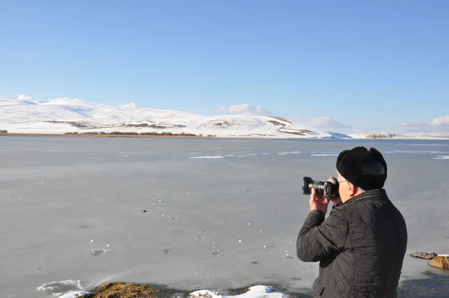 Çıldır Gölü kısmen dondu 10