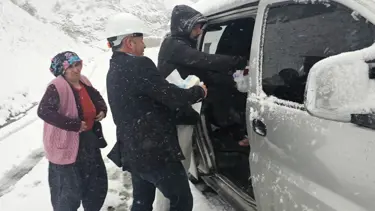 Adana'da tipide mahsur kalan 12 madenci kurtarıldı