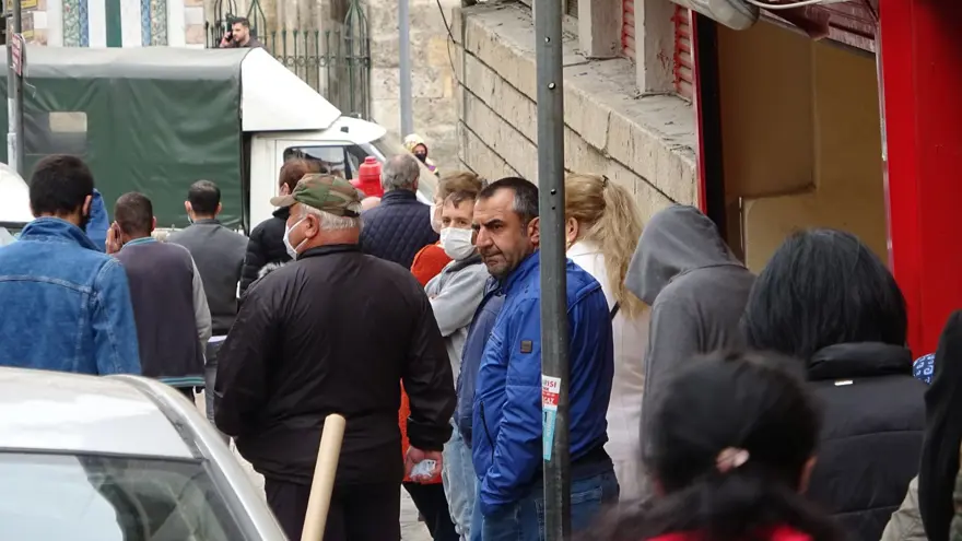 PTT önünde yine aynı manzara 1 PTT önünde yine aynı manzara 1