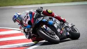 Milli motosikletçi Toprak Razgatlıoğlu'ndan üst üste 10. galibiyet