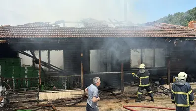 Fabrika yemekhanesinde yangın paniği