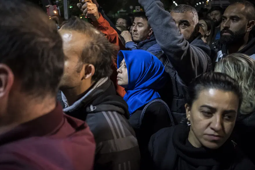Ankara Büyükşehir Belediyesi önünde "kadro" eylemi 10