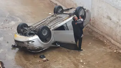 Şanlıurfa'da dere yatağına düşen otomobildeki 2 kişi yaralandı