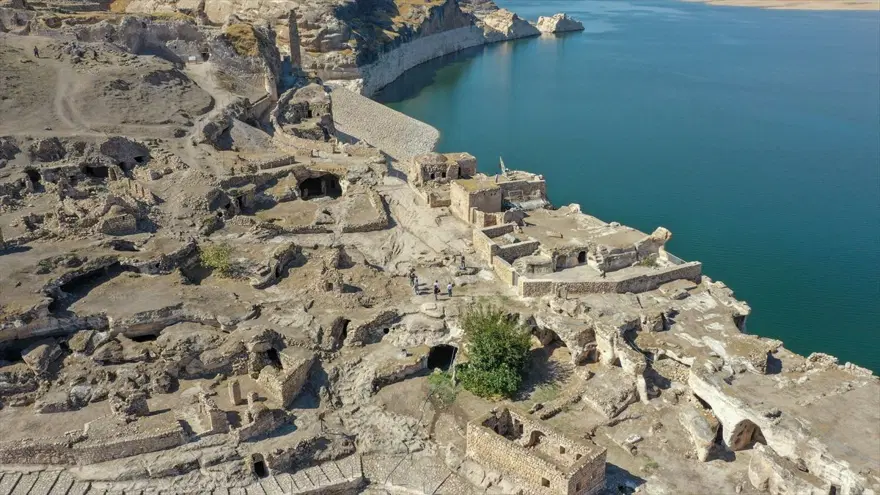 Arkeolog çiftin bebeği Sarya Hasankeyf kazı ekibinin neşe kaynağı oldu 22 Arkeolog çiftin bebeği Sarya Hasankeyf kazı ekibinin neşe kaynağı oldu 22
