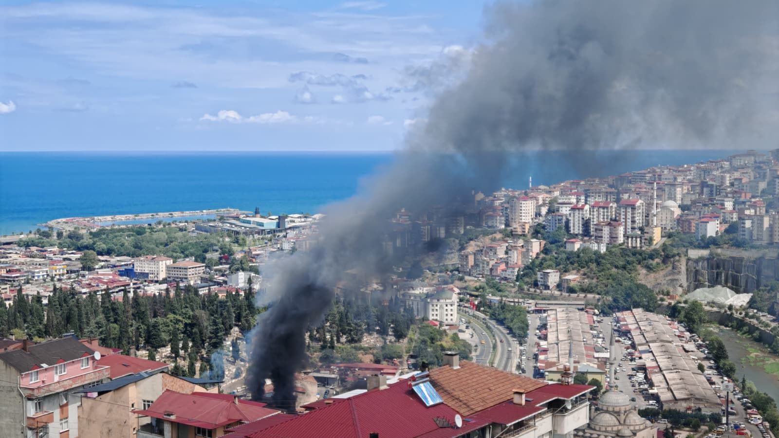 Mobilya atölyesinde korkutan yangın