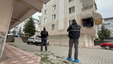 Cam silen kadın dengesini kaybedip aşağıya düştü