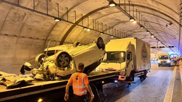 Kuzey Marmara Otoyolu'nda otomobil ile kamyonet çarpıştı