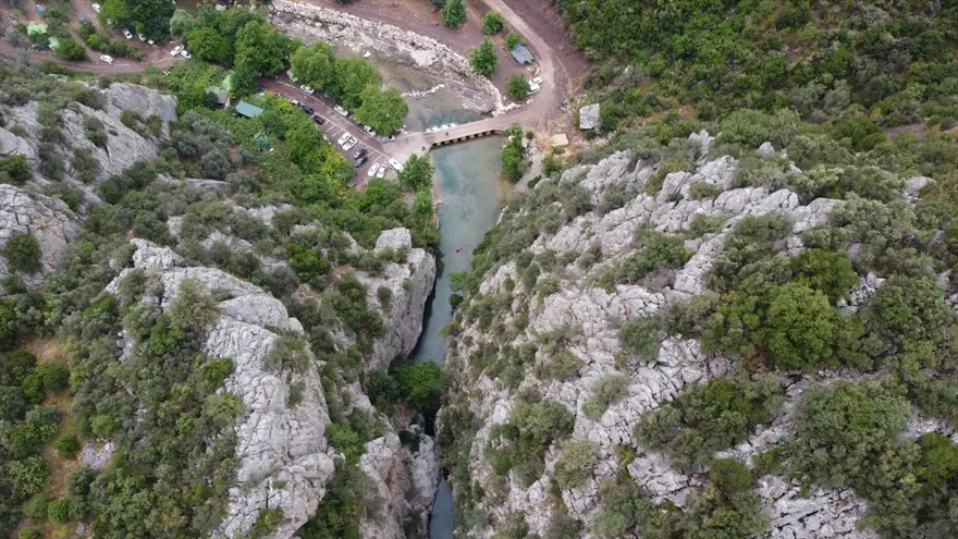 Mersin'de iki dağ arasında sallarla yolculuk yapılıyor: Kisecik Kanyonu 20