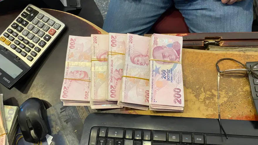 Paranın fazla olduğunu fark etti: Bankadan verilen 100 bin lirayı iade etti 1