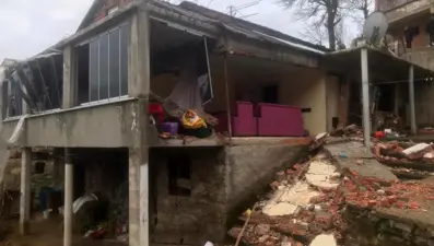 Tüpten sızan gazbomba gibi patladı