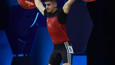 Milli halterci Kaan Kahriman'dan Avrupa Şampiyonası'nda altın madalya