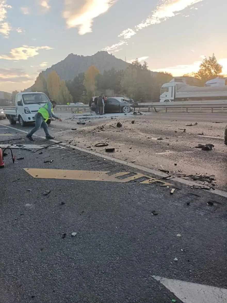 Ankara’dafeci kaza: Otoyolda ters yöne girip dehşet saçtı! 3 ölü, 2 yaralı 2