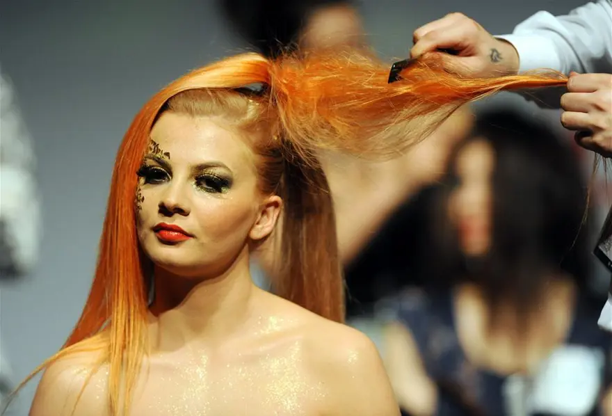 Bu da 60 kilo saçtan yapılmış gelinlik 1