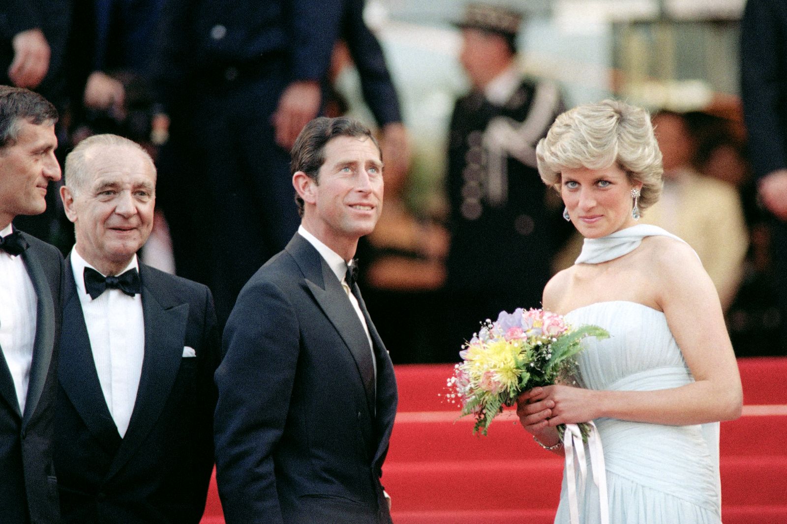 Prenses Diana'nın kişisel eşyaları ve elbiseleri rekor fiyata satıldı