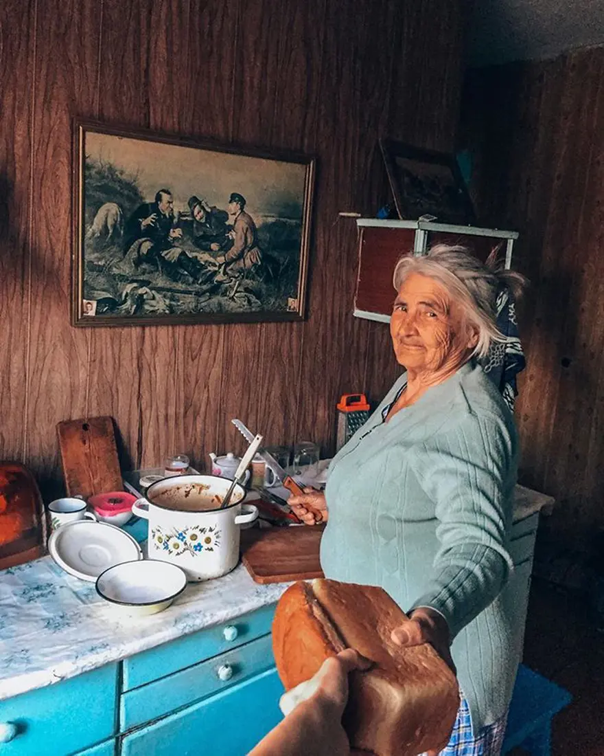 Karantina günlerinde evde yaratıcı seyahat fotoğrafları Karantina günlerinde evde yaratıcı seyahat fotoğrafları