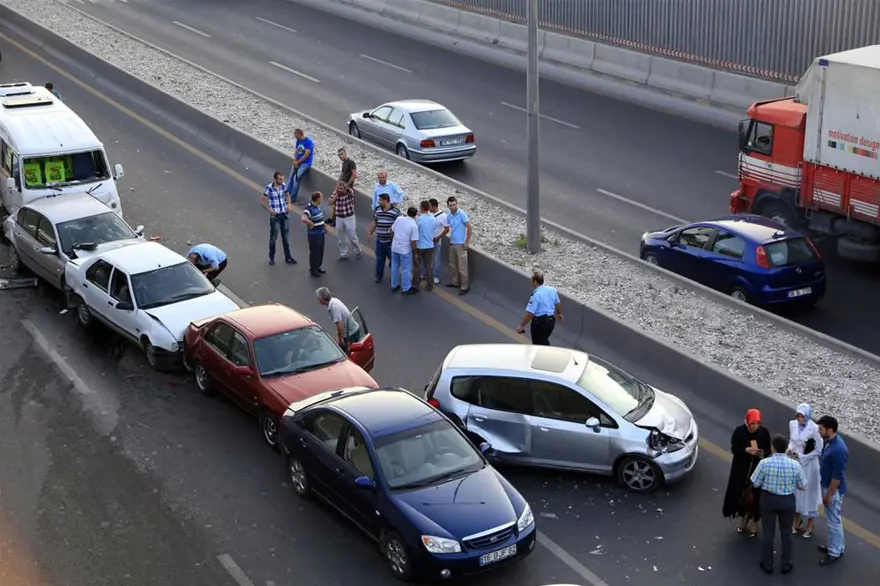 Başkentte zincirleme trafik kazası 3