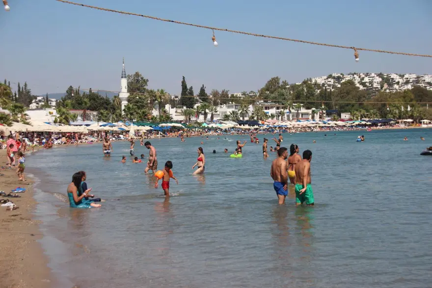 OTELE GİRİŞTE ATEŞ ÖLÇÜMÜ YAPILIYOR 4 OTELE GİRİŞTE ATEŞ ÖLÇÜMÜ YAPILIYOR 4