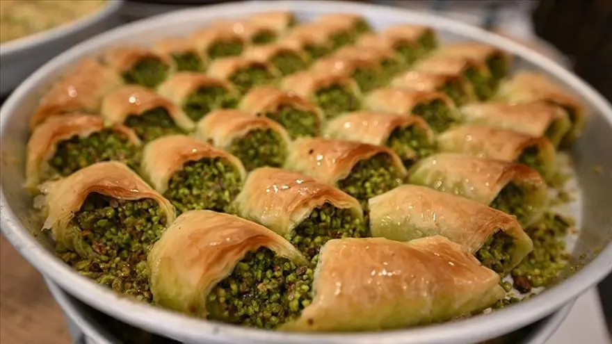 En çok beğeni alan bayram mesajları: Güzeller bayram günü süslenir, seninse bayramları süslüyor yüzün... 3