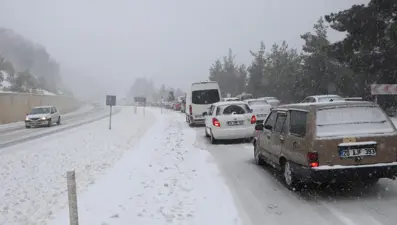 Bugün okullar tatil mi, hangi il ve ilçelerde? 20 Mart Perşembe kar tatili olan iller