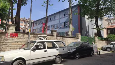 Bakırköy’de okul tuvaletinde yangın