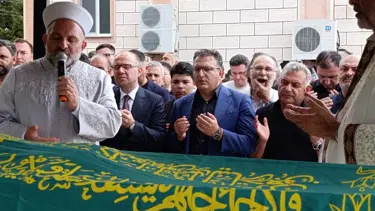 Gazeteci Cem Küçük'ün babası toprağa verildi