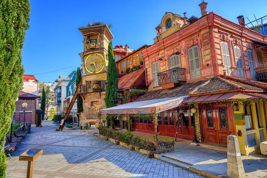tiflis, tiflis seyahati, tiflis'te görülecek yerler, tiflis'te gezilecek yerler, tiflis gezi rehberi, tiflis rehberi, tiflis'te ne yenir, tiflis şarap, tiflis restoranlar 6