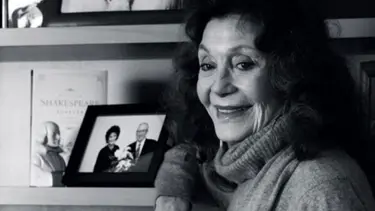 Türk tiyatrosunun usta ismi Yıldız Kenter 91 yaşında hayatını kaybetti