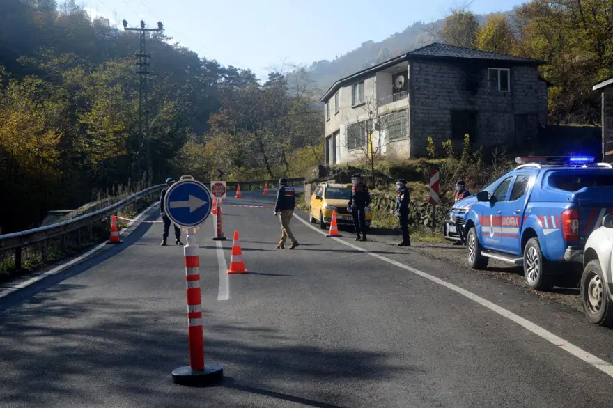 Trabzon'da karantinayı duyan mahalleden kaçtı 5