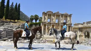 Efes Antik Kenti'nin güvenliği atlı jandarmaya emanet
