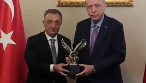 SON DAKİKA HABERİ: Cumhurbaşkanı Erdoğan'dan Beşiktaş Başkanı Çebi'ye "geçmiş olsun" telefonu