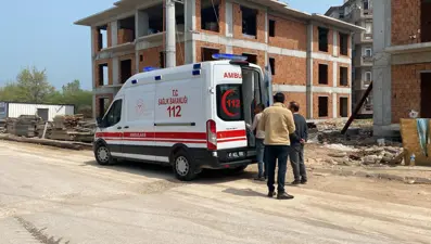 İnşaatta feci kaza: 3 metre yükseklikten düşen işçi yaralandı