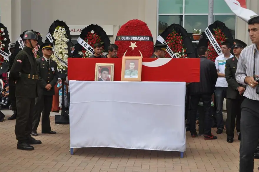 Türkiye şehitlerini uğurluyor 6
